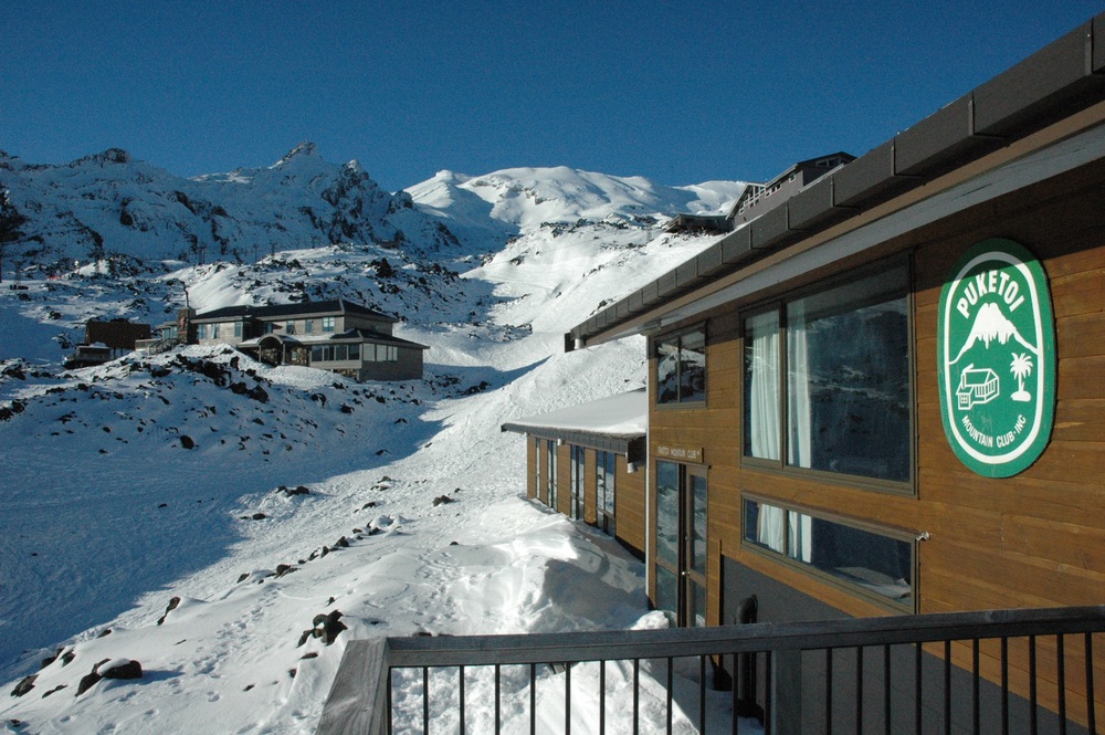 Photo of Puketoi Mountain Club’s hut at Whakapapa